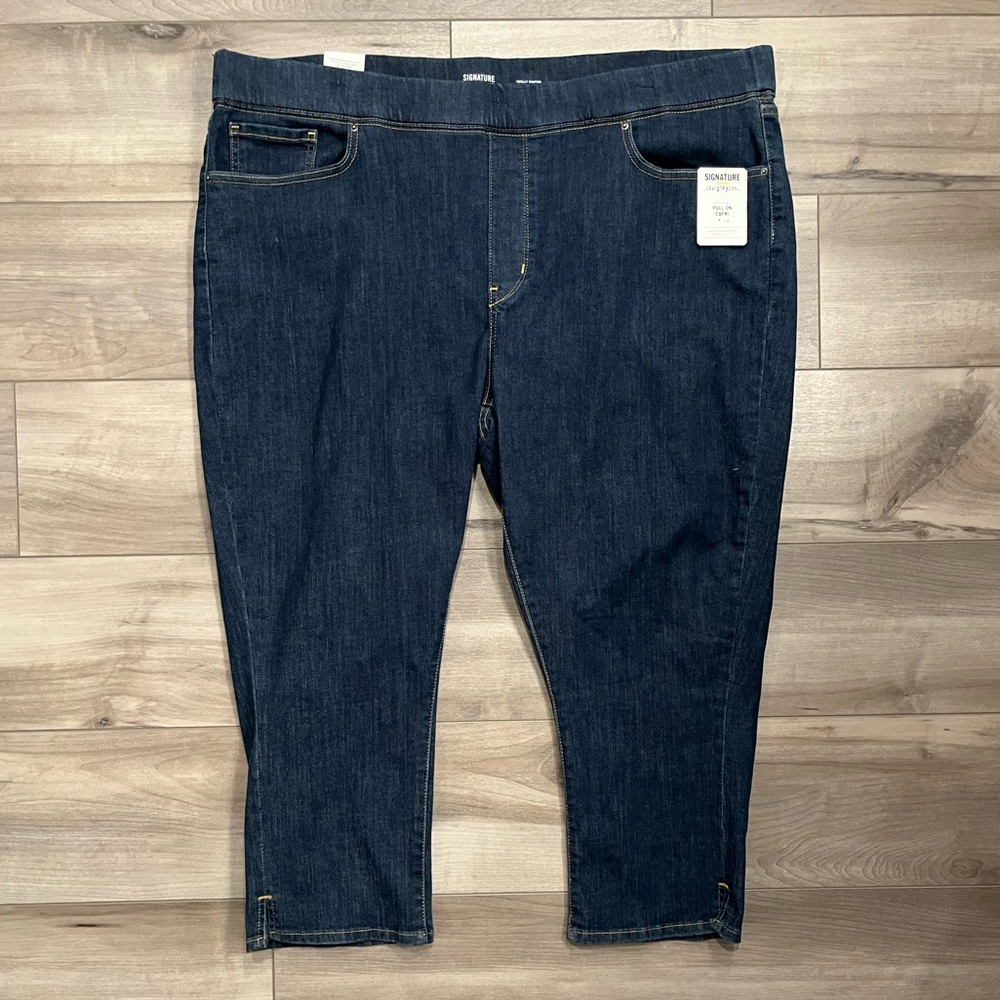 Levi Strauss Pull in Capri Jeans size 24